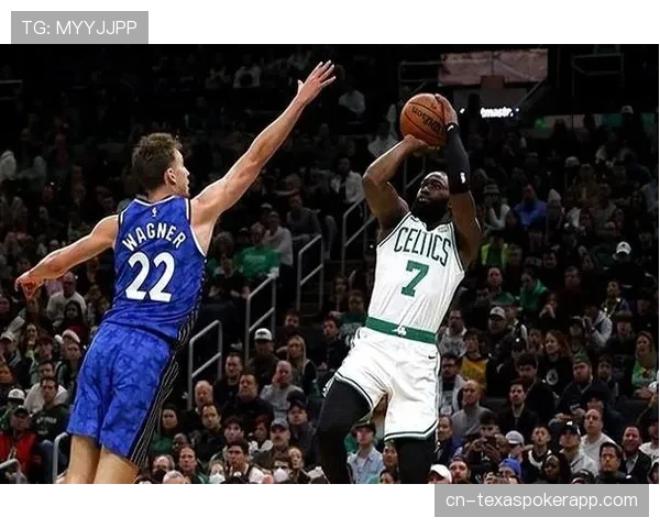 关键时刻失误频发,年轻魔术队为成长缴学费不敌经验丰富绿军 关键时刻失误频发,年轻魔术队为成长缴学费不敌经验丰富绿军